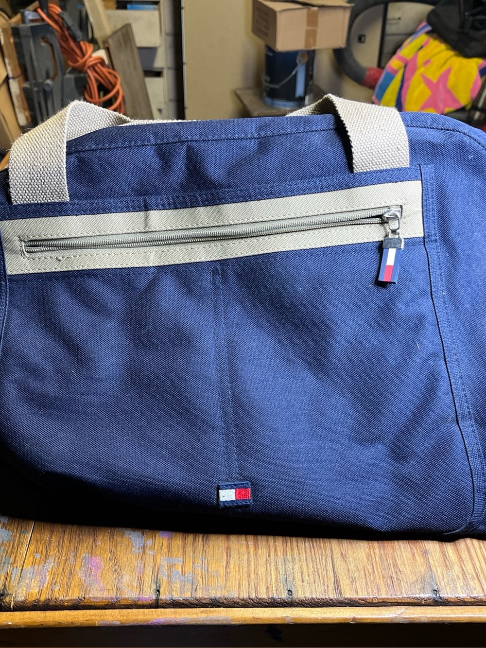 Tommy Hilfiger Medium Travel Bag Carry On/Workout Gear Bag